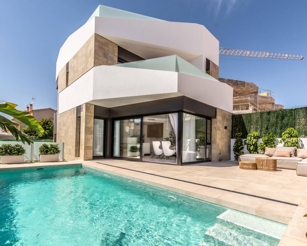 Villa in Villamartin - view 1