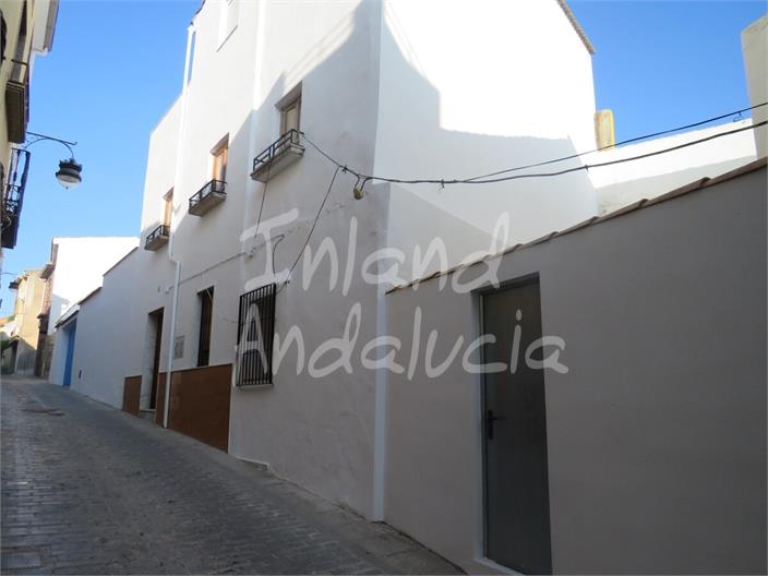 House in Alcaudete - view 1