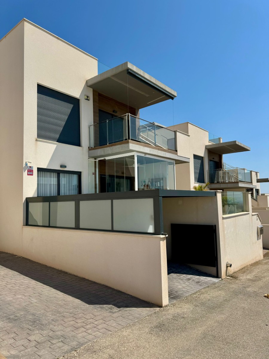 House in San Miguel de Salinas - view 1
