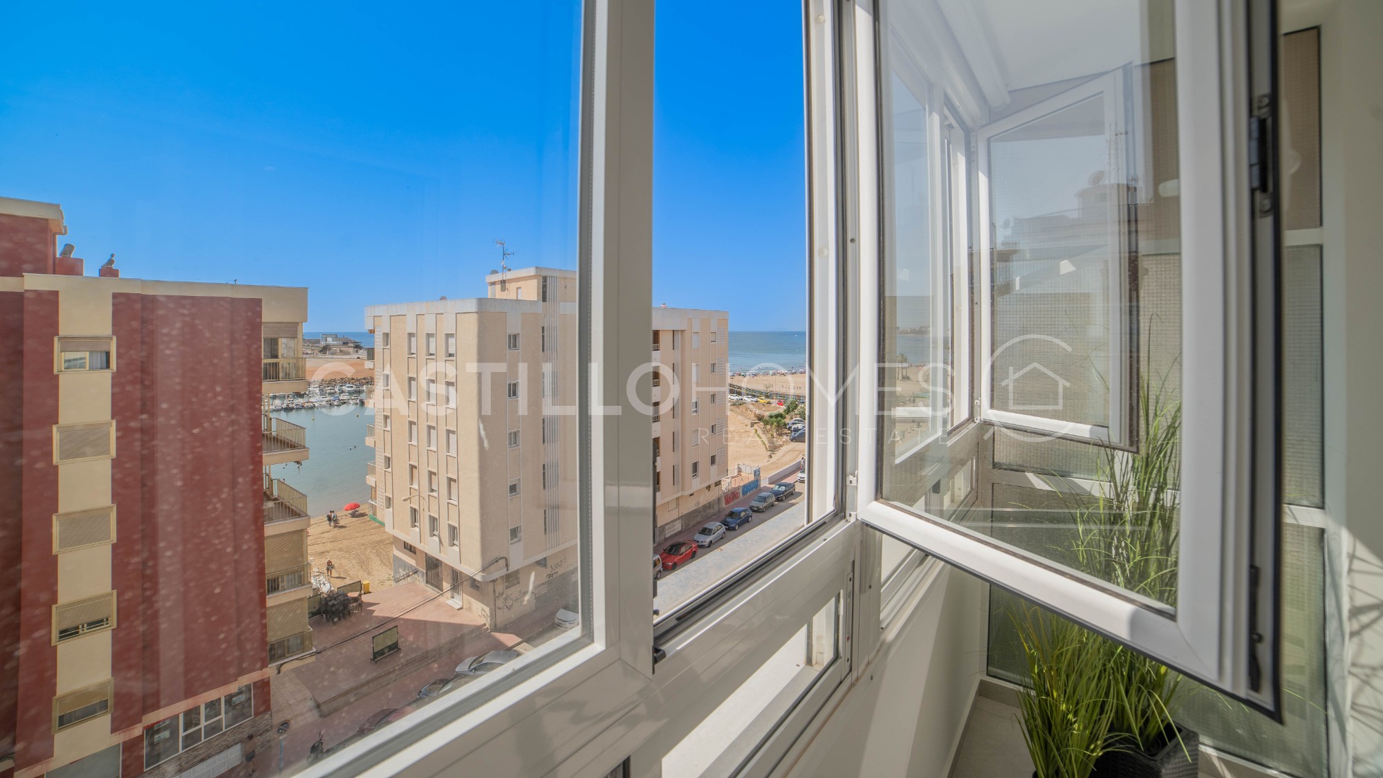 Apartment in Alicante - view 1