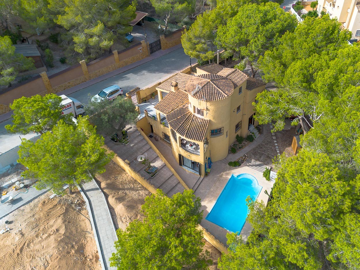 Villa in La Zenia - view 1
