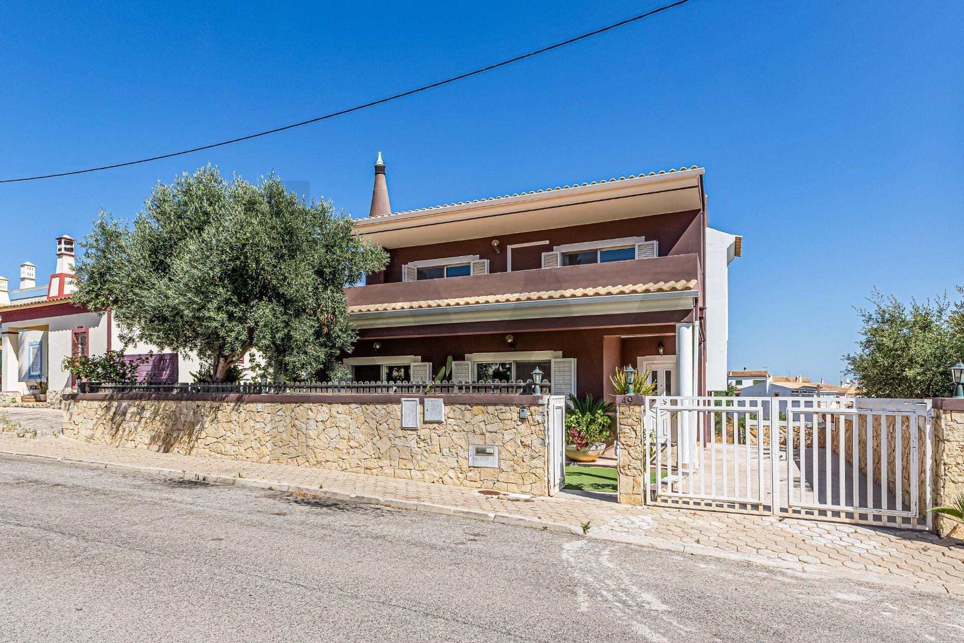 Villa in Algoz - view 1