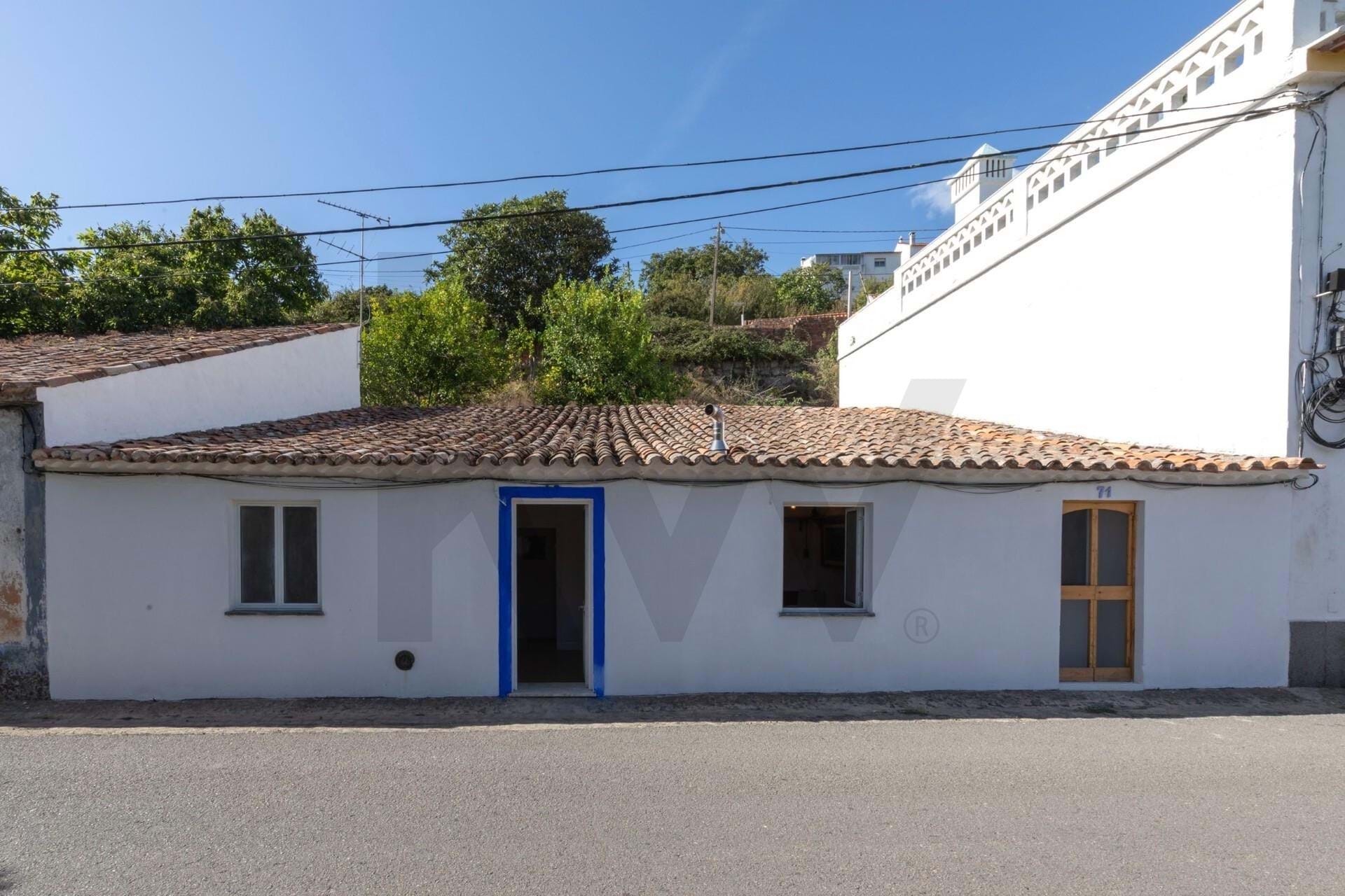 Villa in Vale - view 1