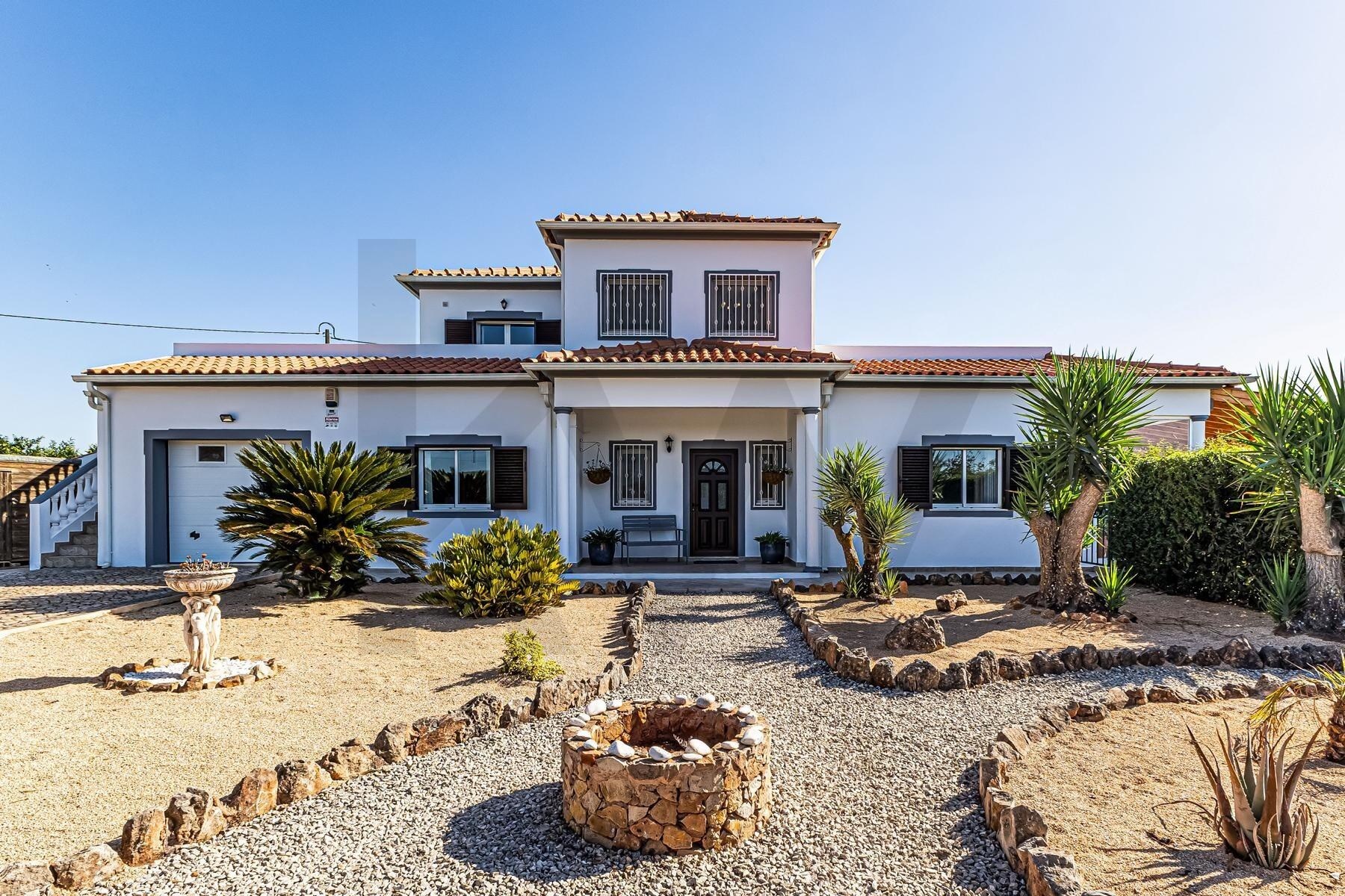 Villa in Sao Bartolomeu de Messines - view 1