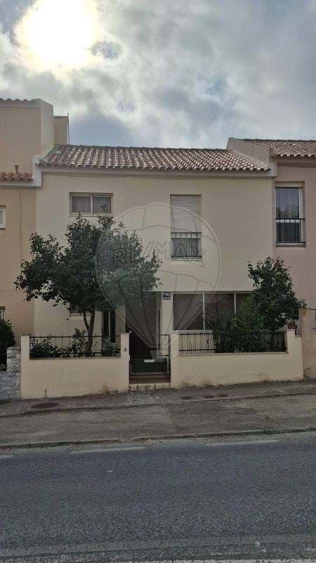 Villa in Algueirao-Mem Martins - view 1