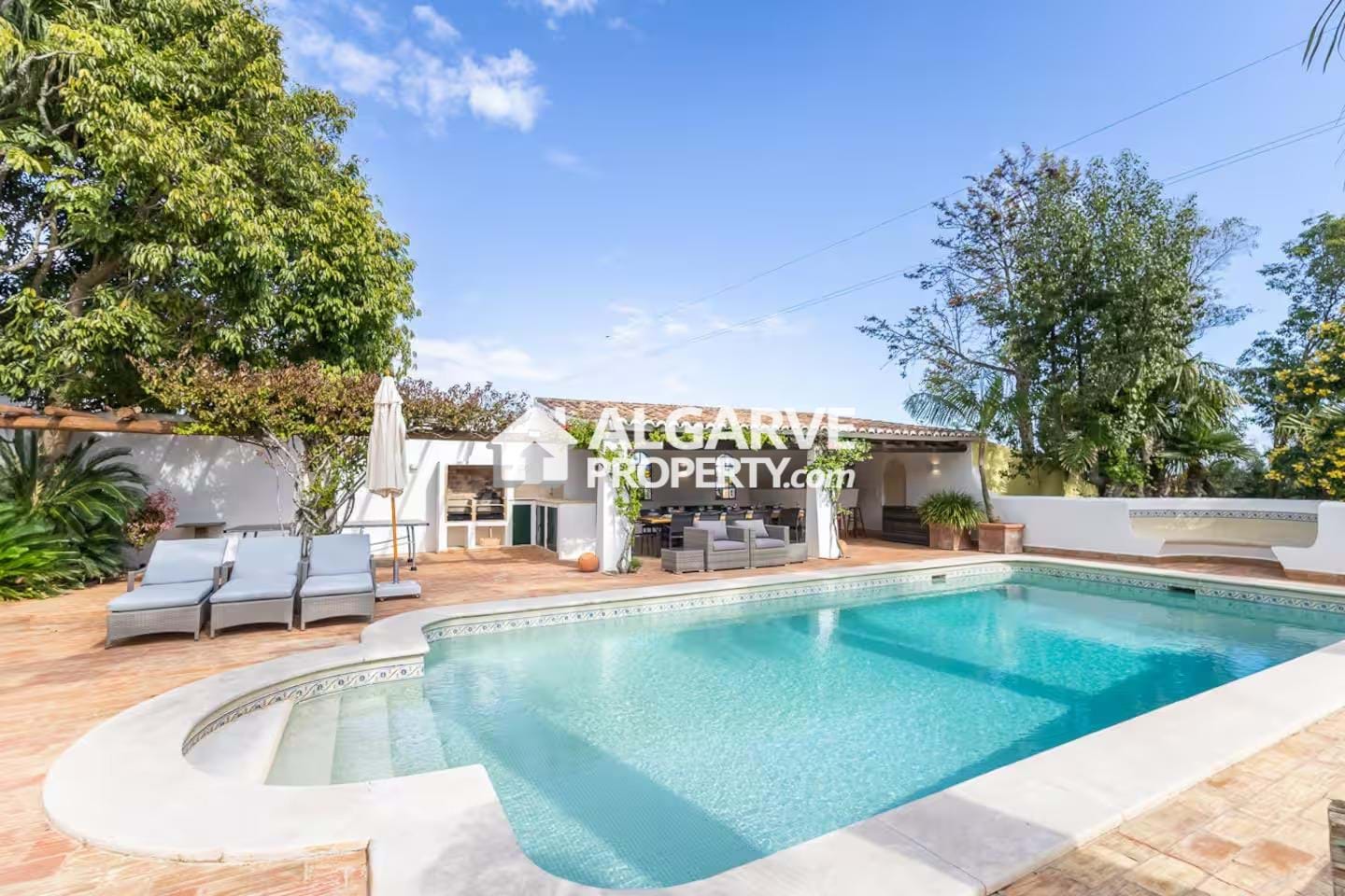 Villa in Mexilhoeira Grande - view 1