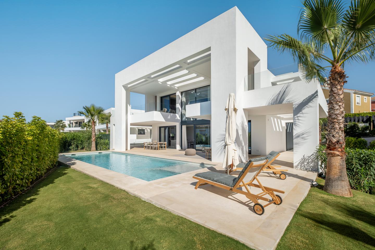 Villa in Malaga - view 1