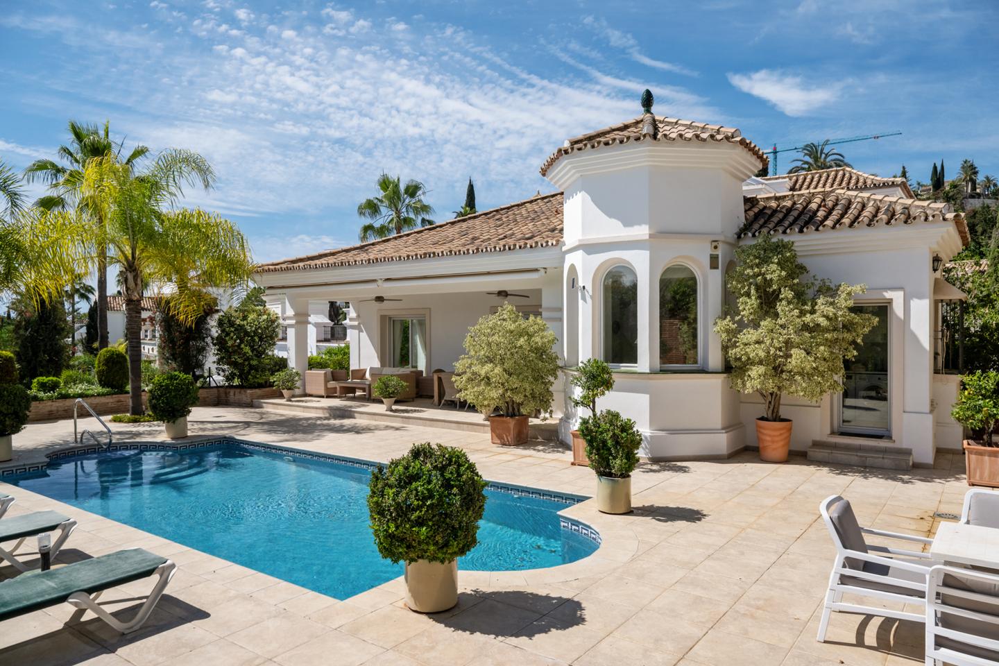 Villa in Malaga - view 1