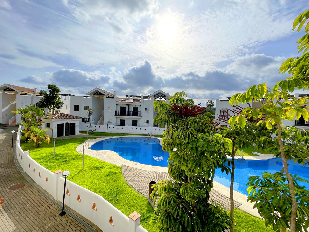 Apartment in La Alcaidesa - view 1
