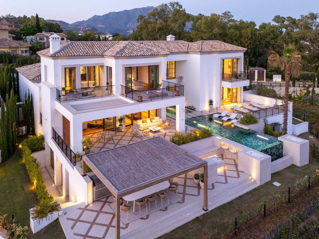 Villa in Malaga - view 1