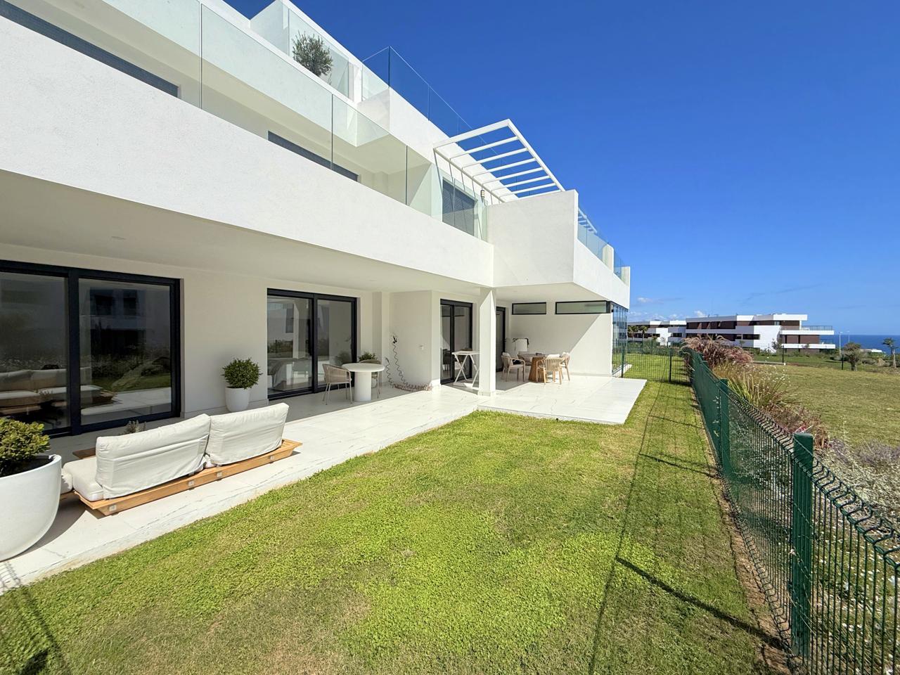 Apartment in La Duquesa - view 1