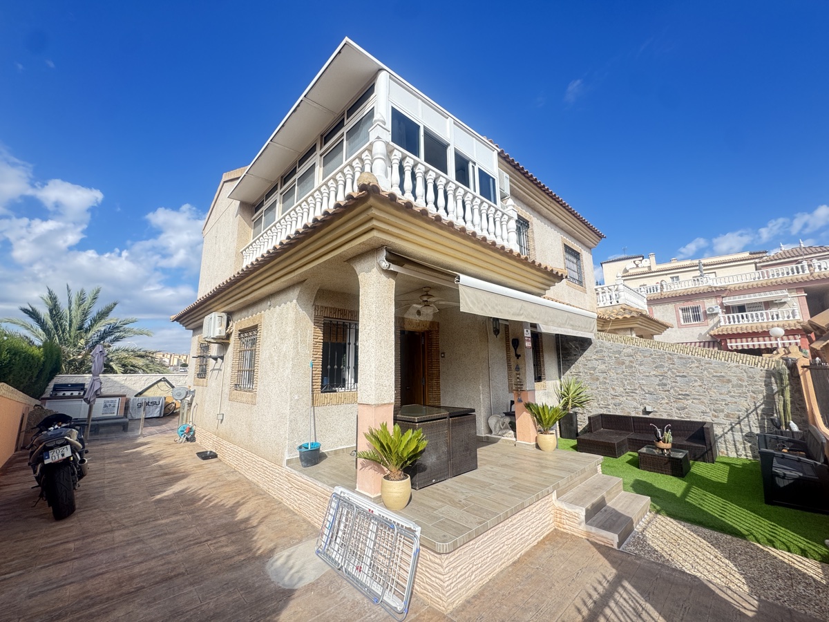 House in Playa Flamenca - view 1
