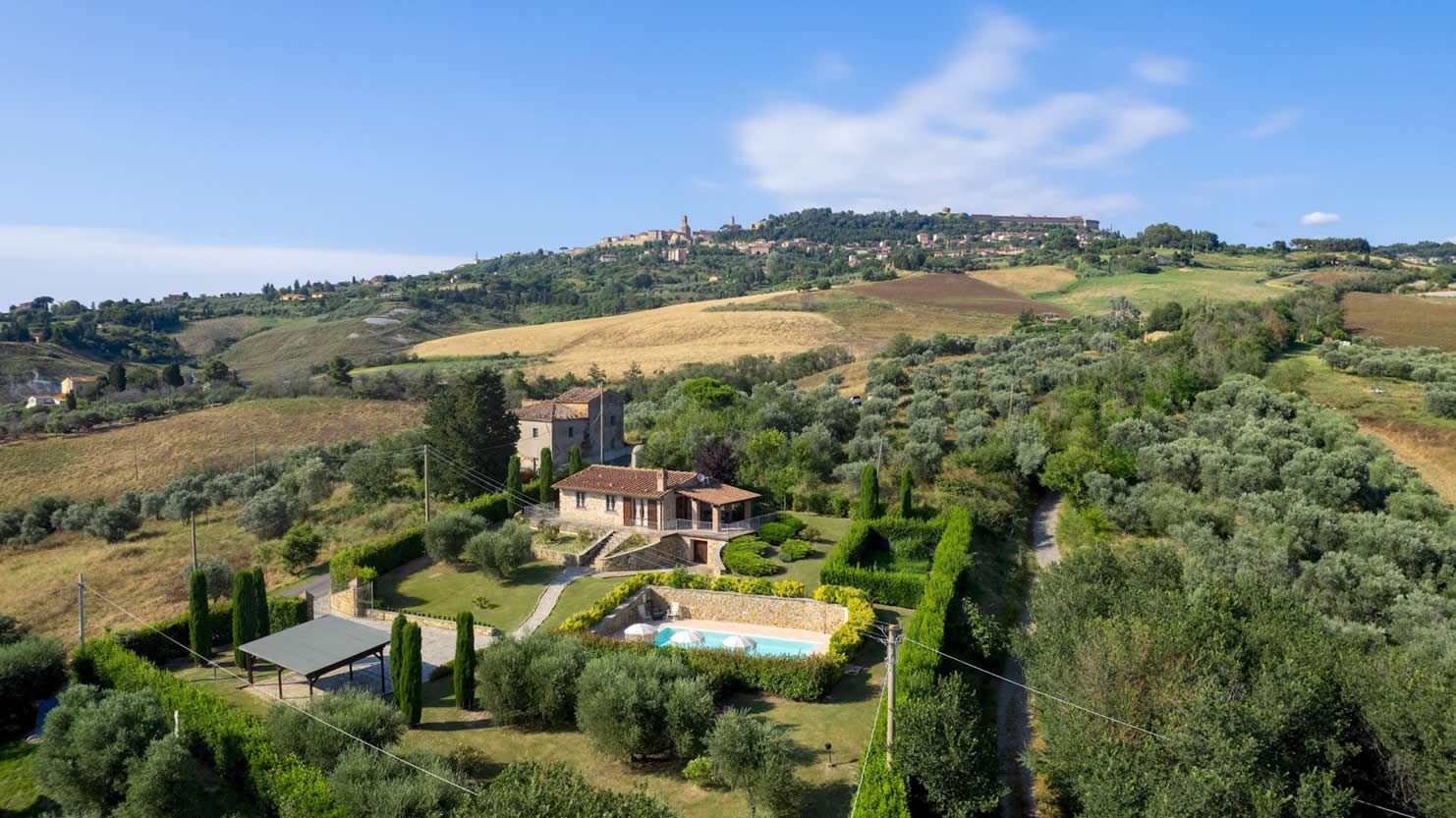 House in Volterra - view 1