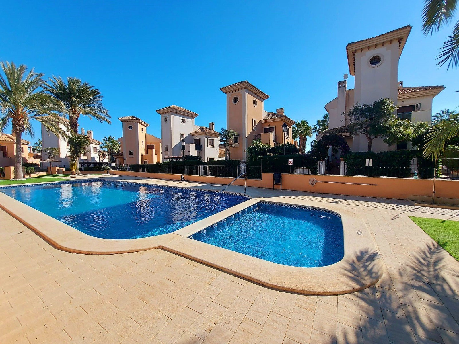 House in Algorfa - view 1