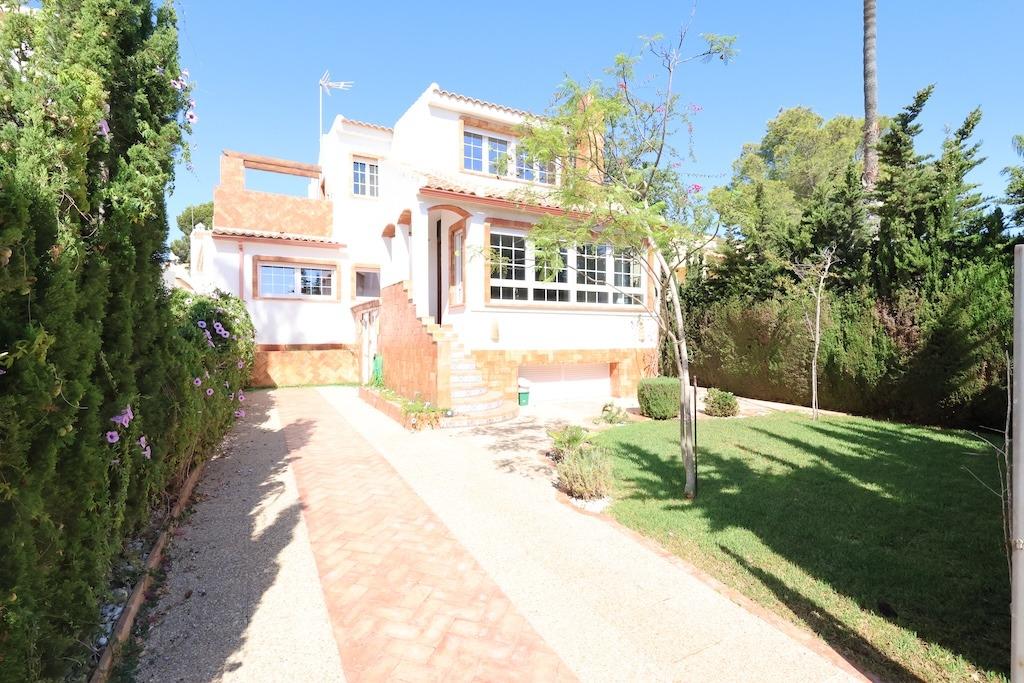 Villa in La Zenia - view 1