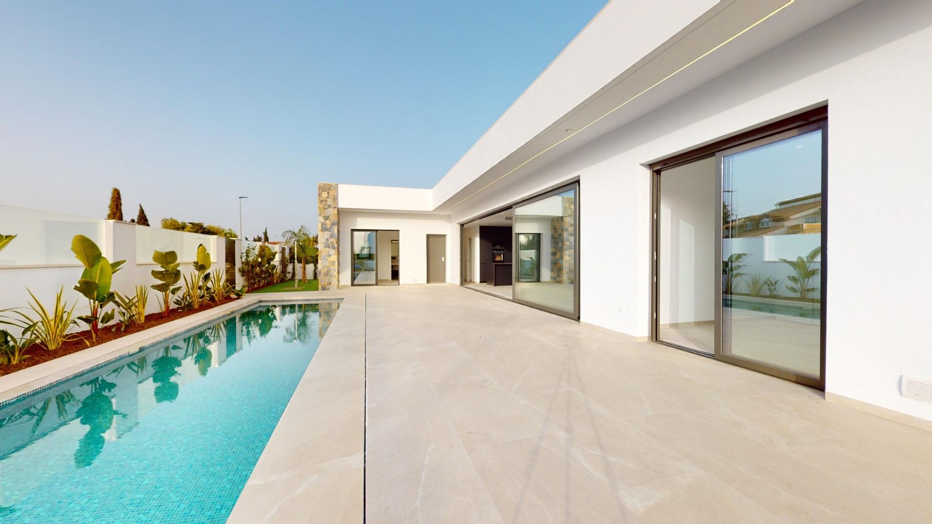 Villa in Torre del Rame - view 1