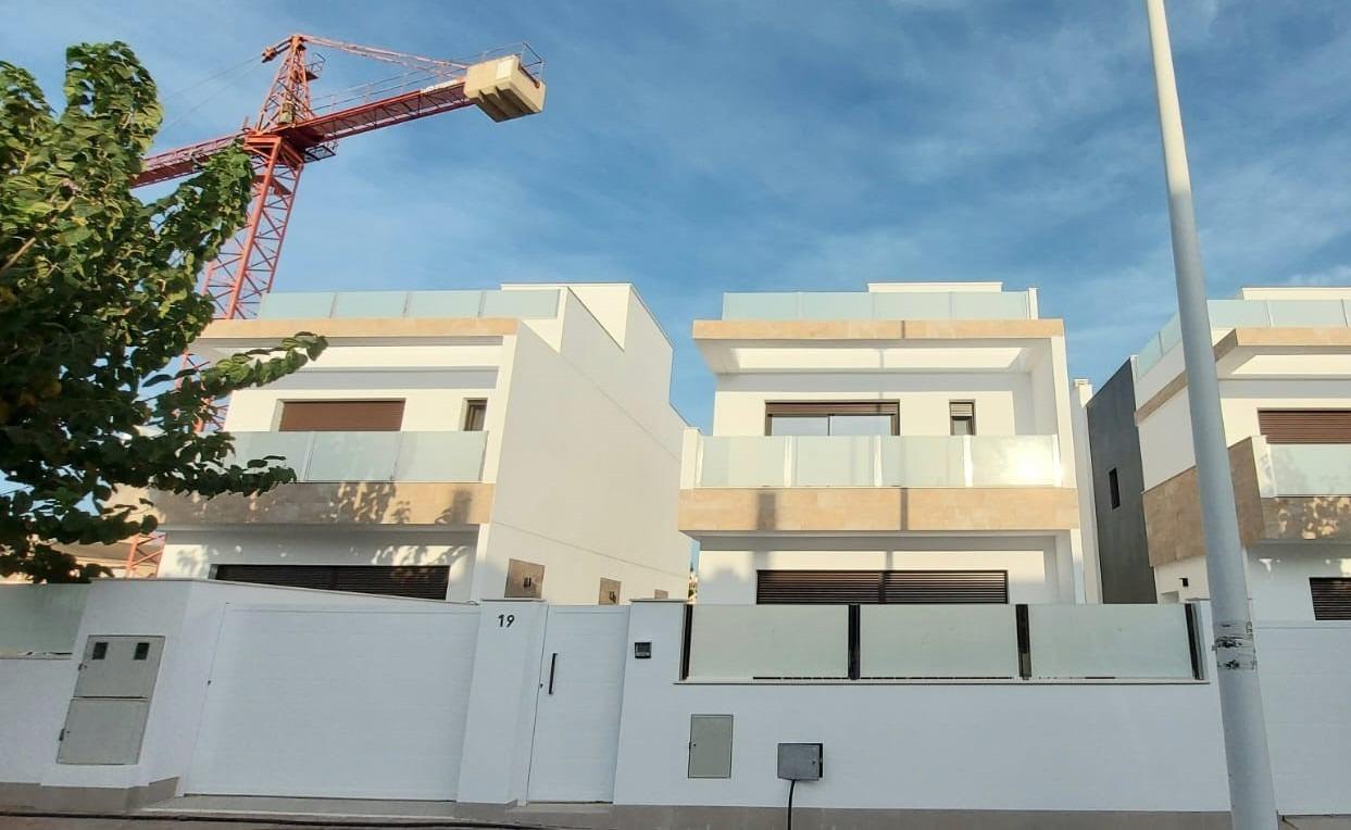 Villa in Los Plazas - view 1