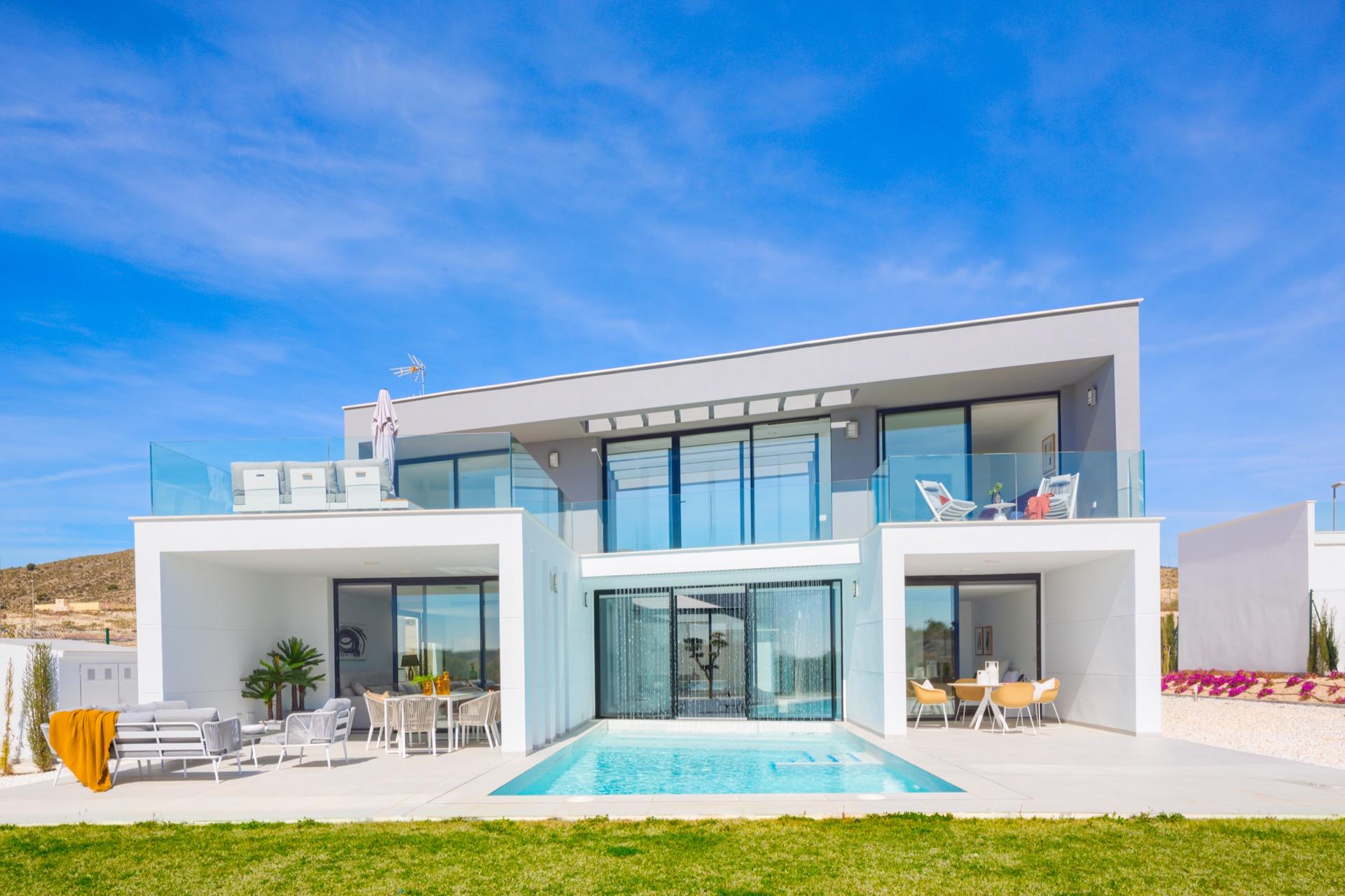 Villa in La Pareja - view 1