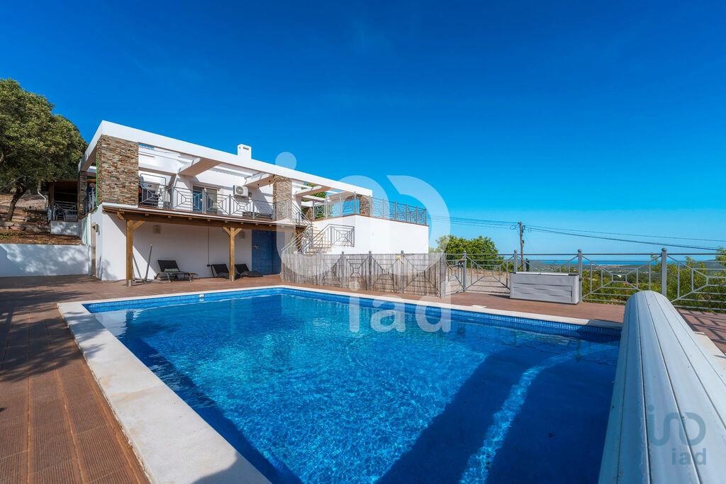 House in Portela - view 1