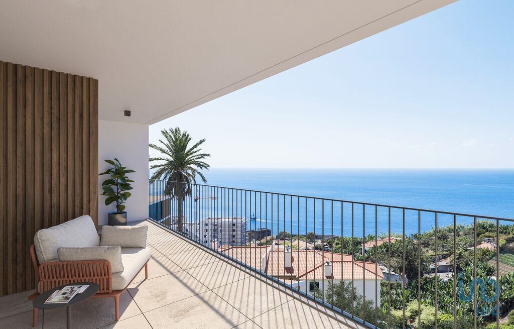 Apartment in Camara de Lobos - view 1