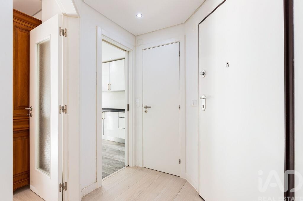 Apartment in Seixal - view 1