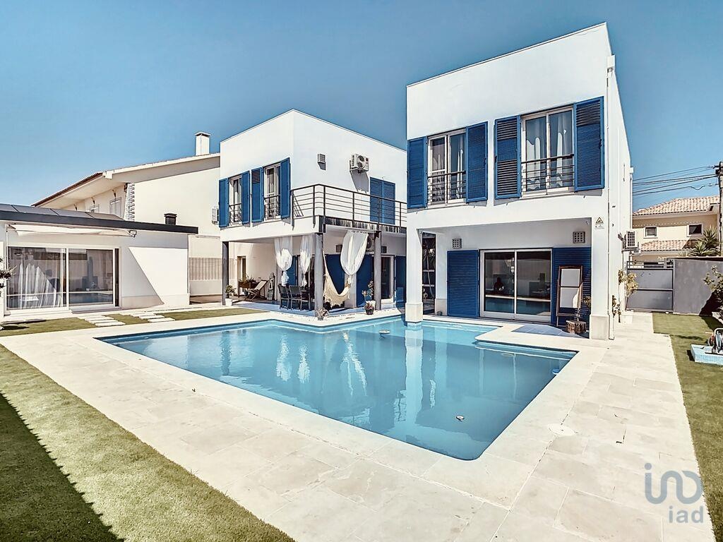 House in Sesimbra - view 1
