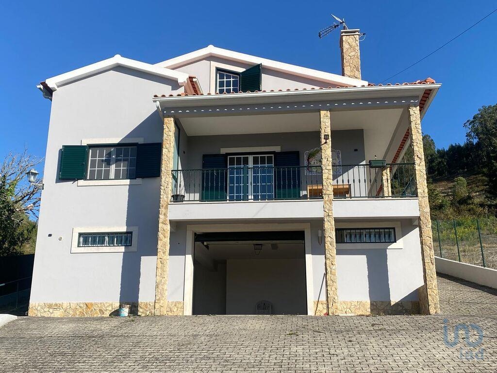 House in Alenquer - view 1