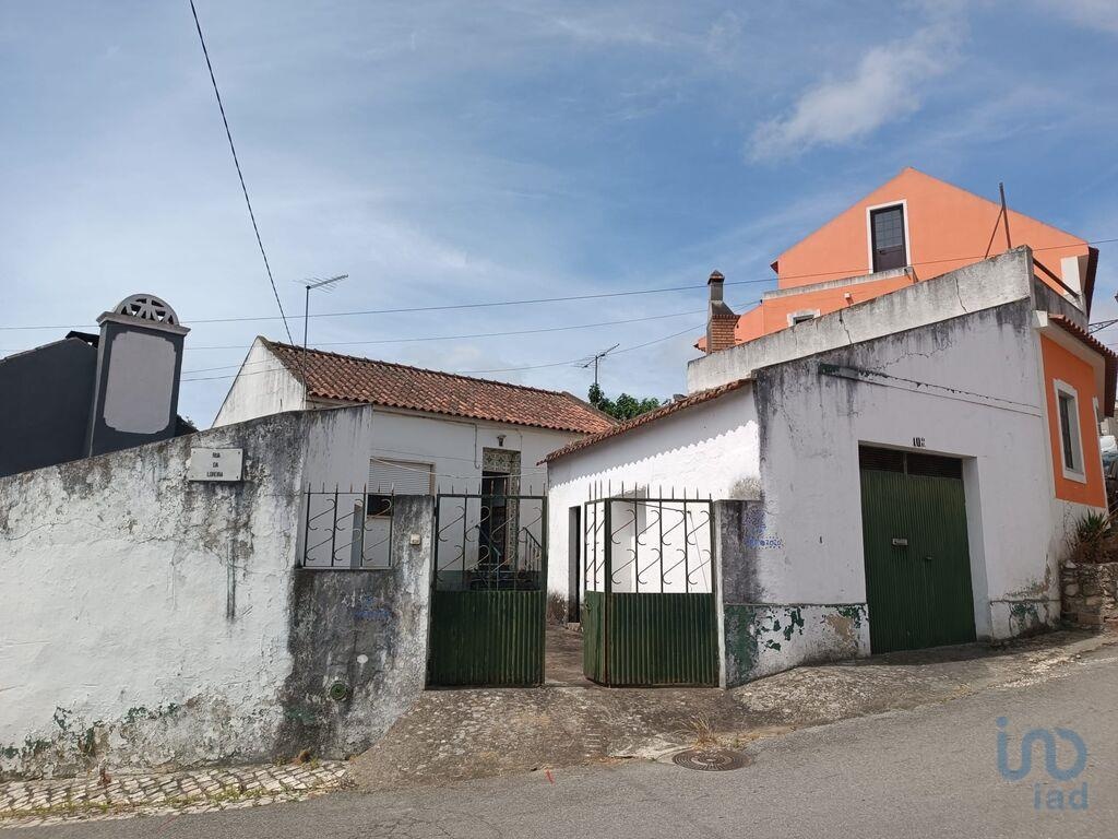 House in Alenquer - view 1