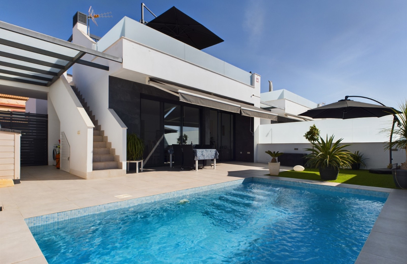 Villa in Los Alcazares - view 1