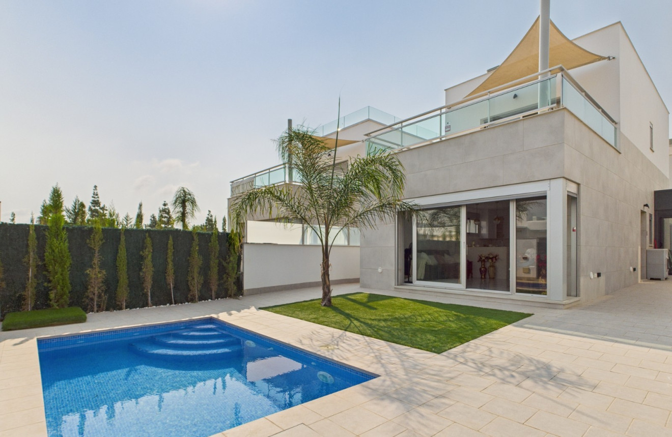 Villa in Los Alcazares - view 1