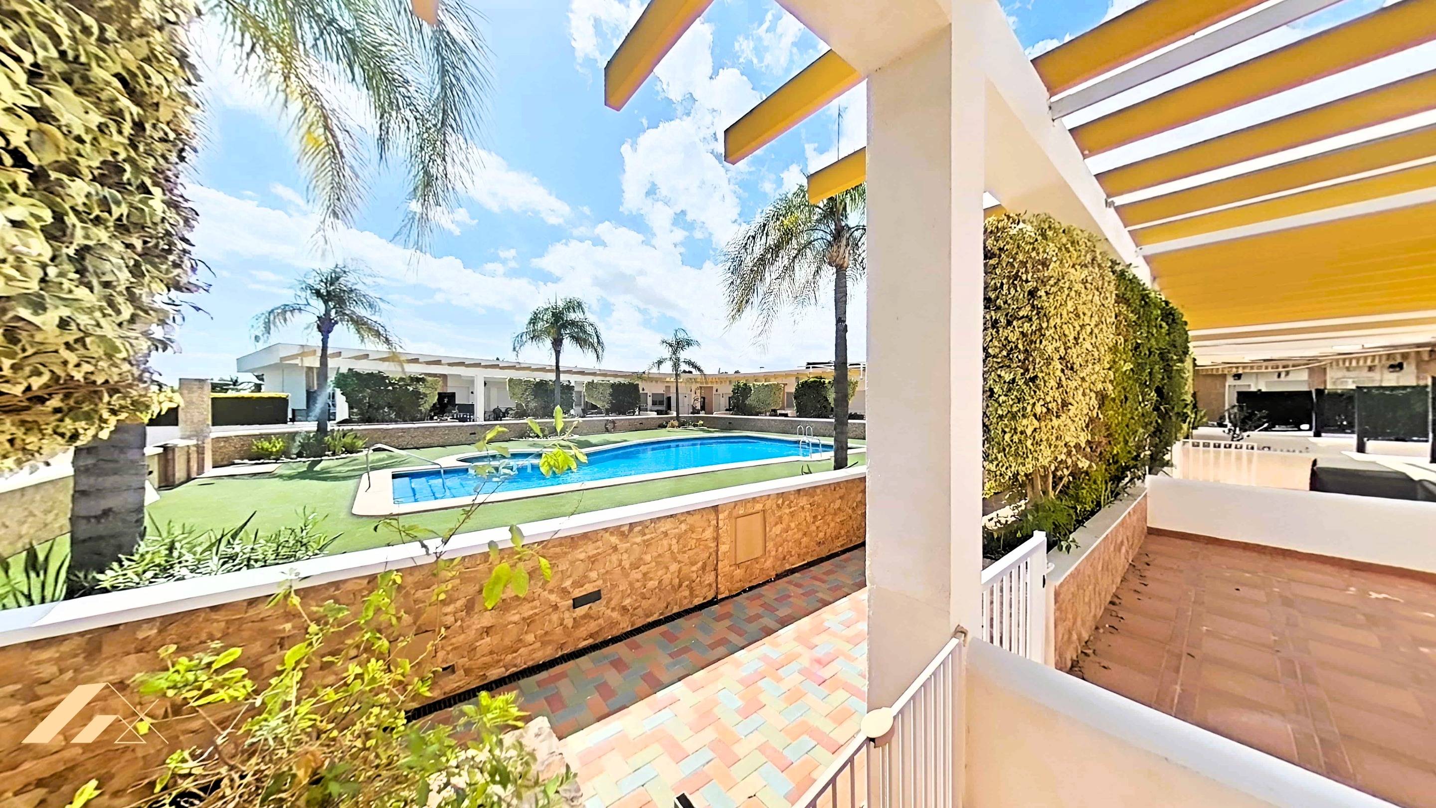 House in Mil Palmeras - view 1