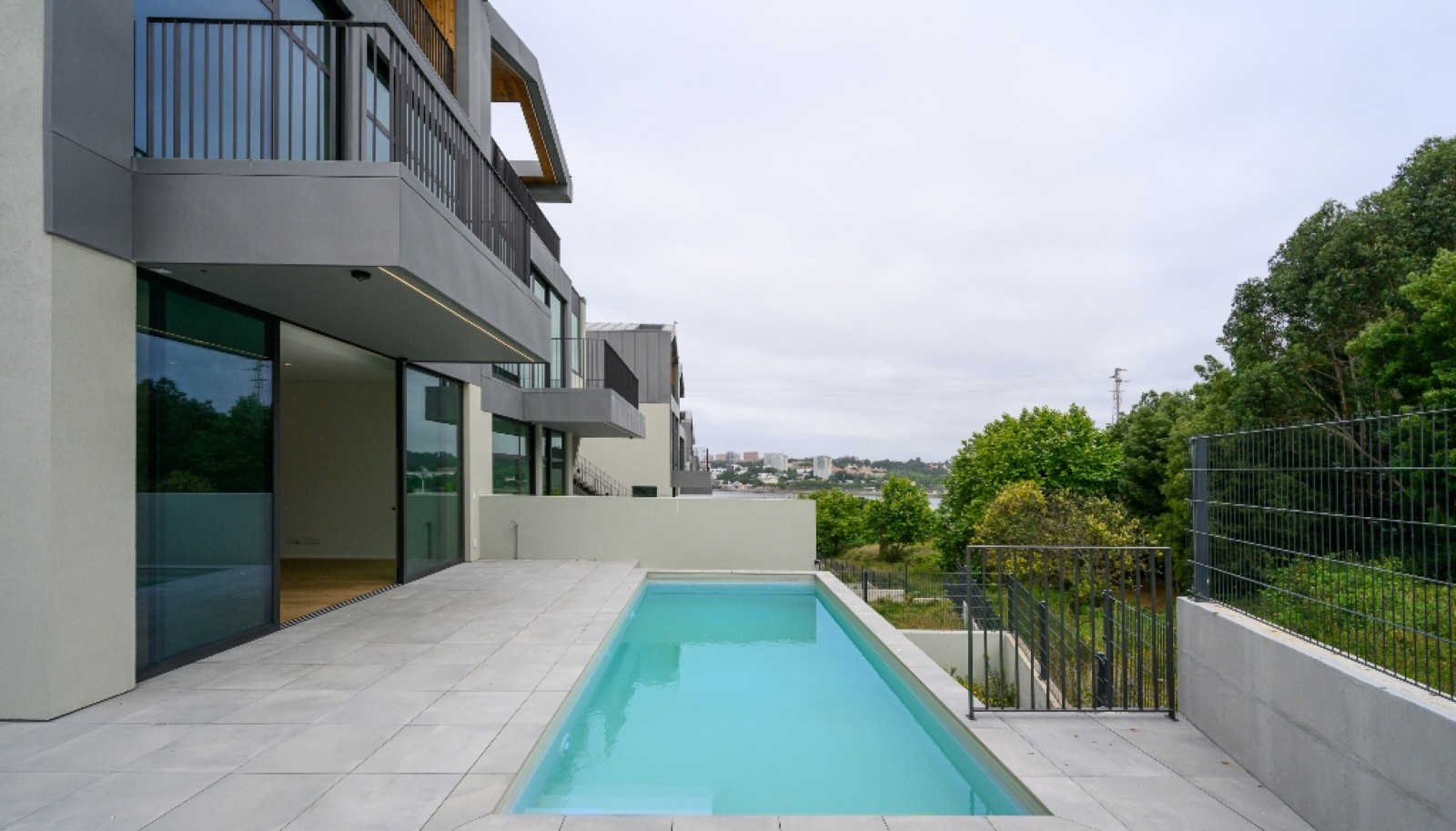 House in Praia de Valadares - view 1