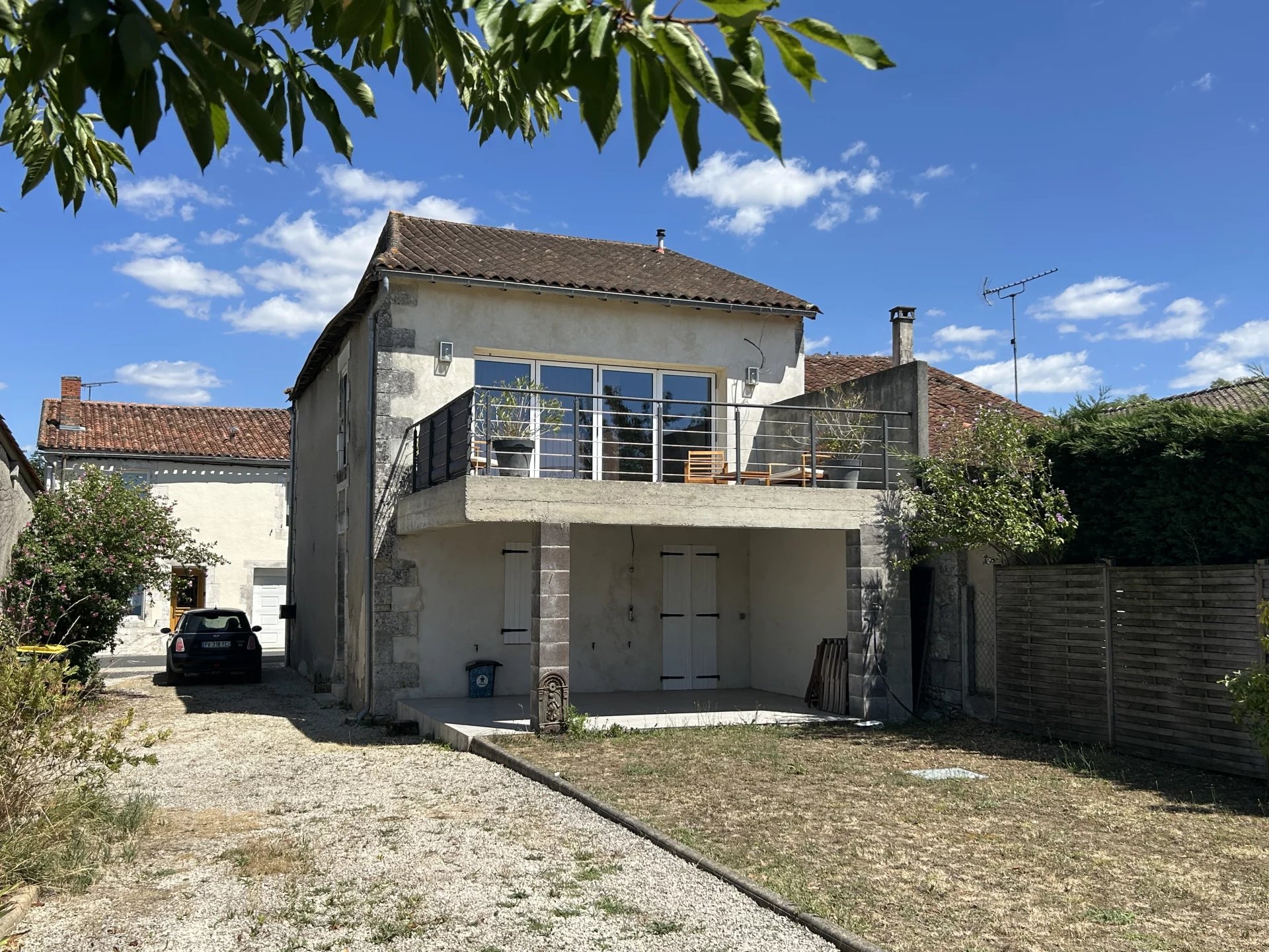 House in Aubeterre-sur-Dronne - view 1