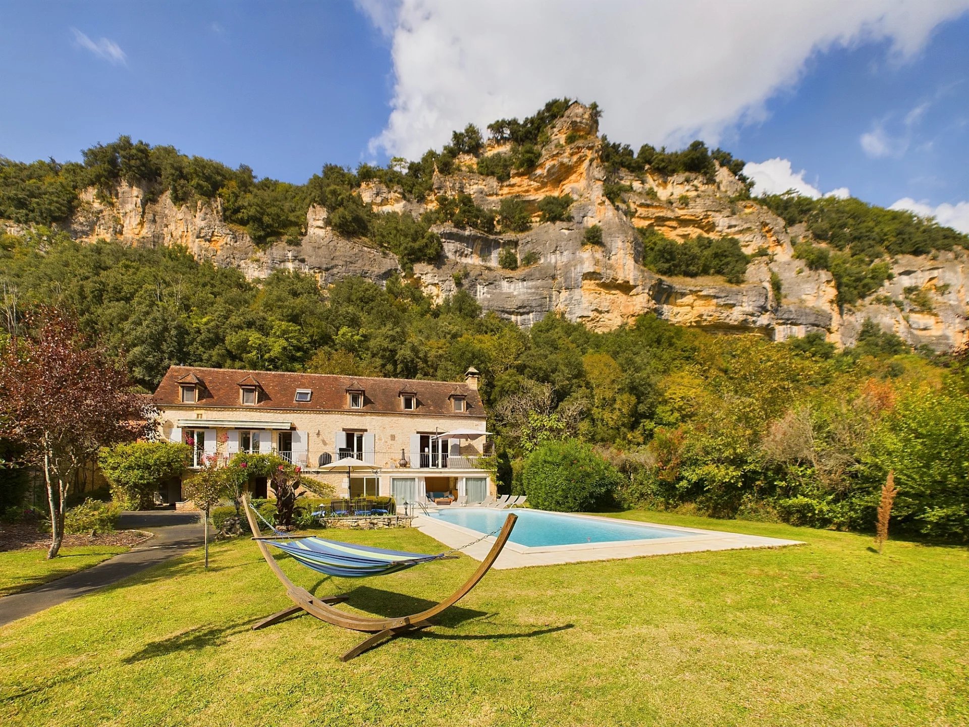 House in Sarlat-la-Caneda - view 1