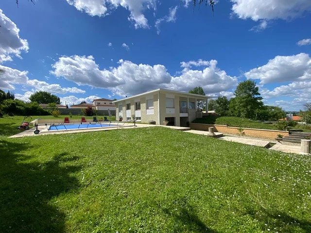 House in Sainte-Livrade-sur-Lot - view 1