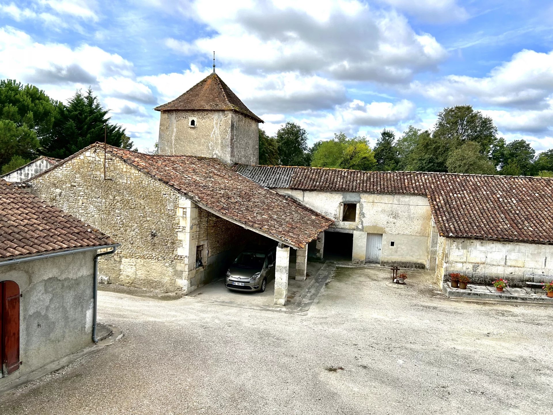House in Villebois-Lavalette - view 1