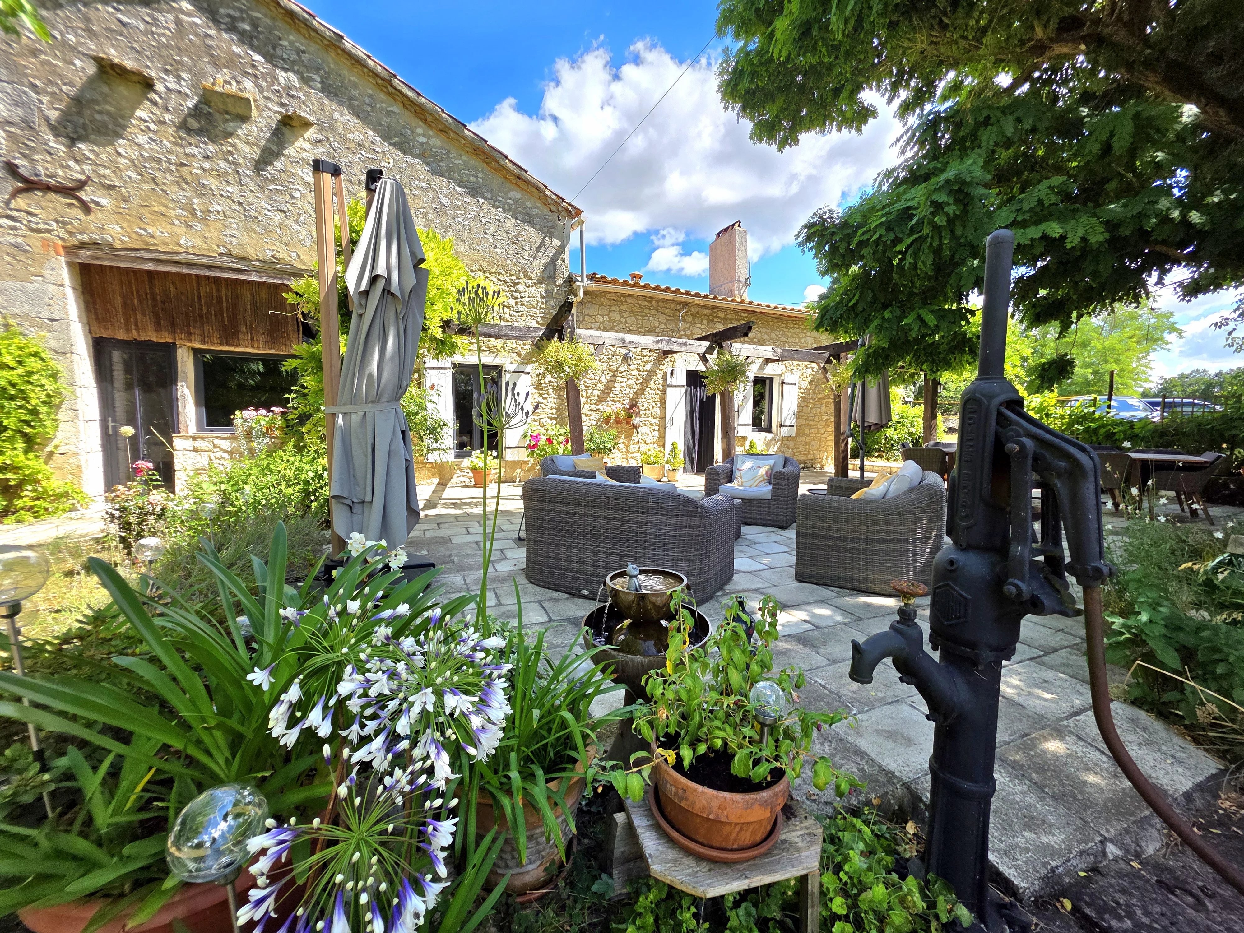House in Thenac - view 1