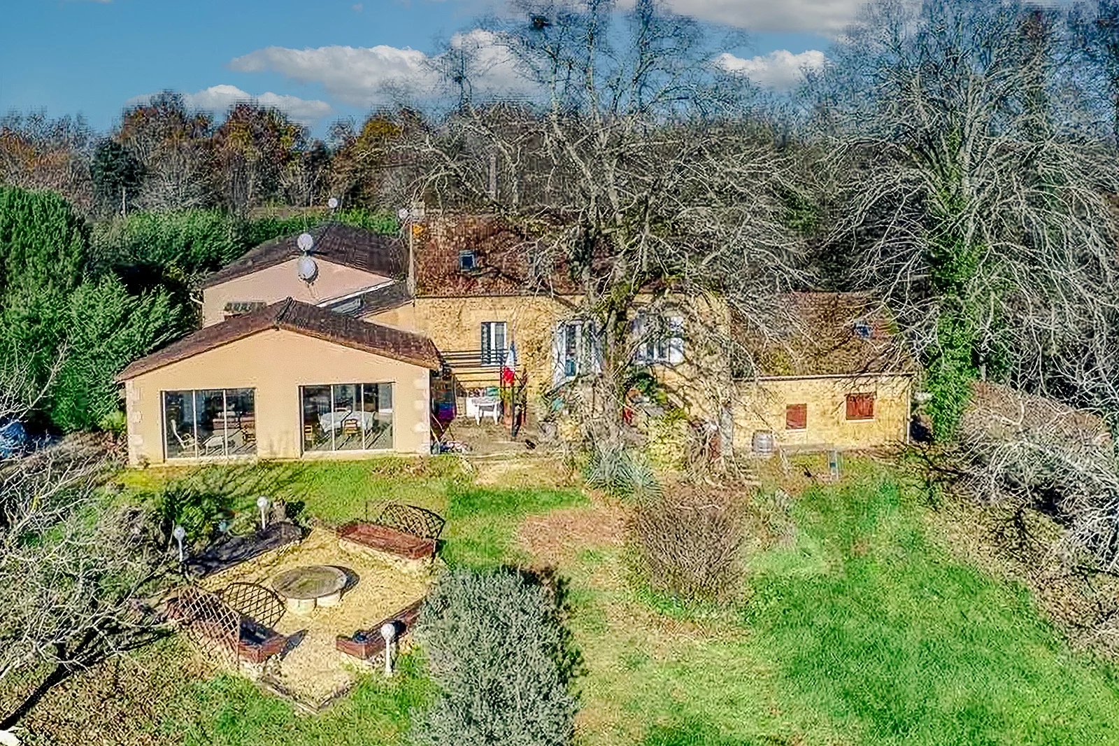House in Arrondissement de Sarlat-la-Caneda - view 1