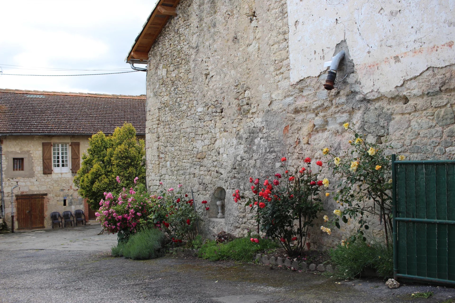 House in Cahuzac-sur-Vere - view 1