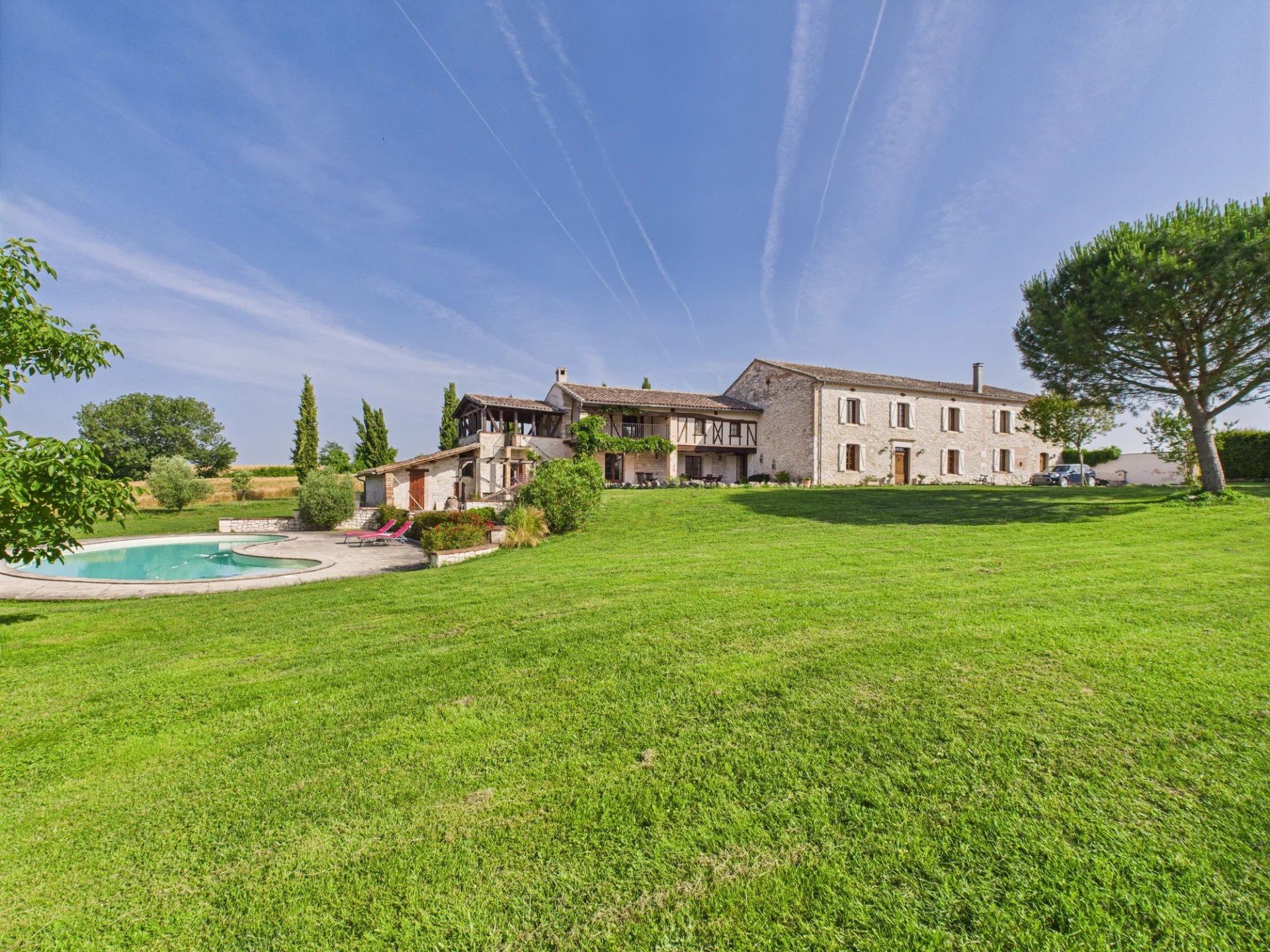 House in Castelnau-de-Montmiral - view 1