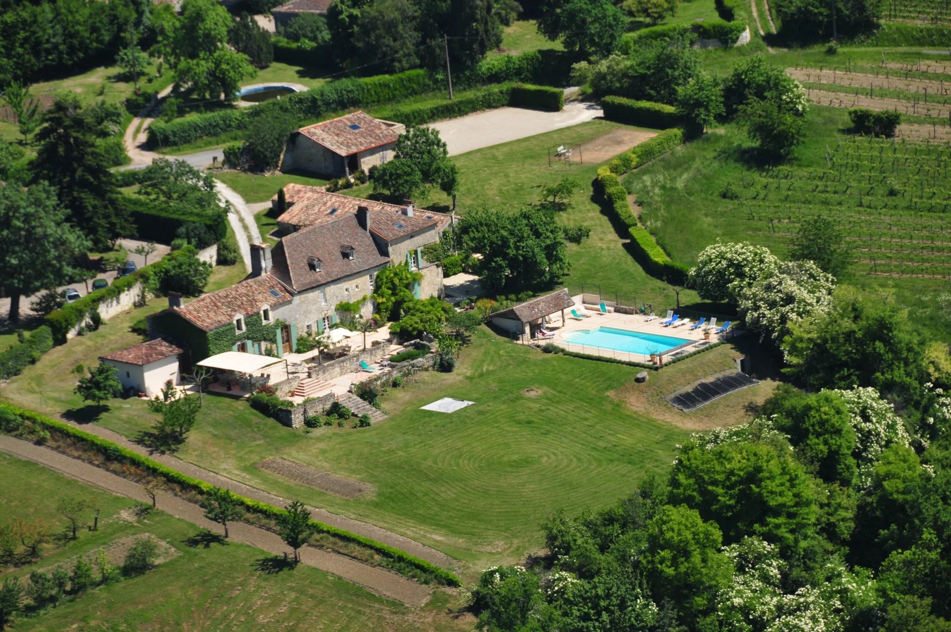House in Saint-Antoine-de-Breuilh - view 1
