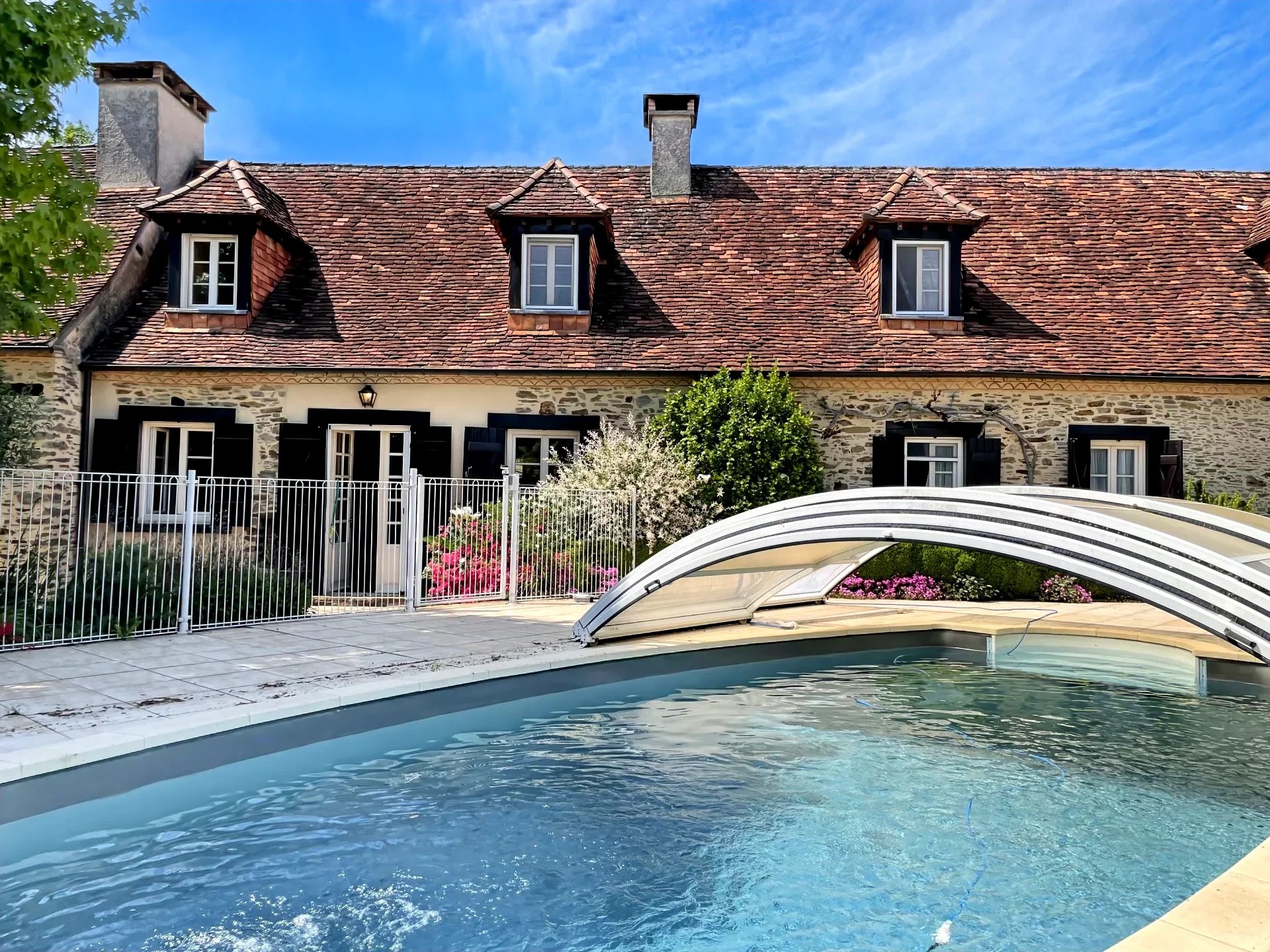 House in Savignac-Ledrier - view 1