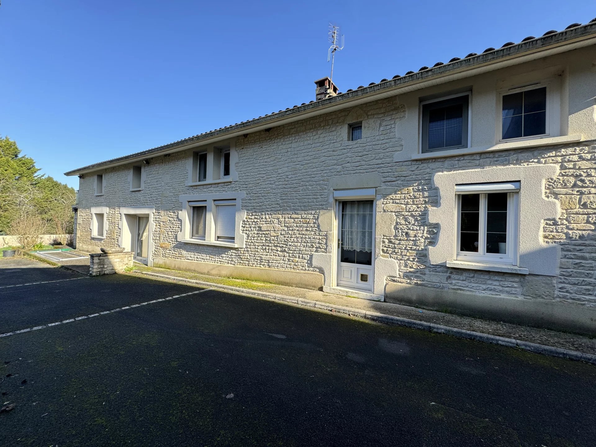 House in Besse - view 1