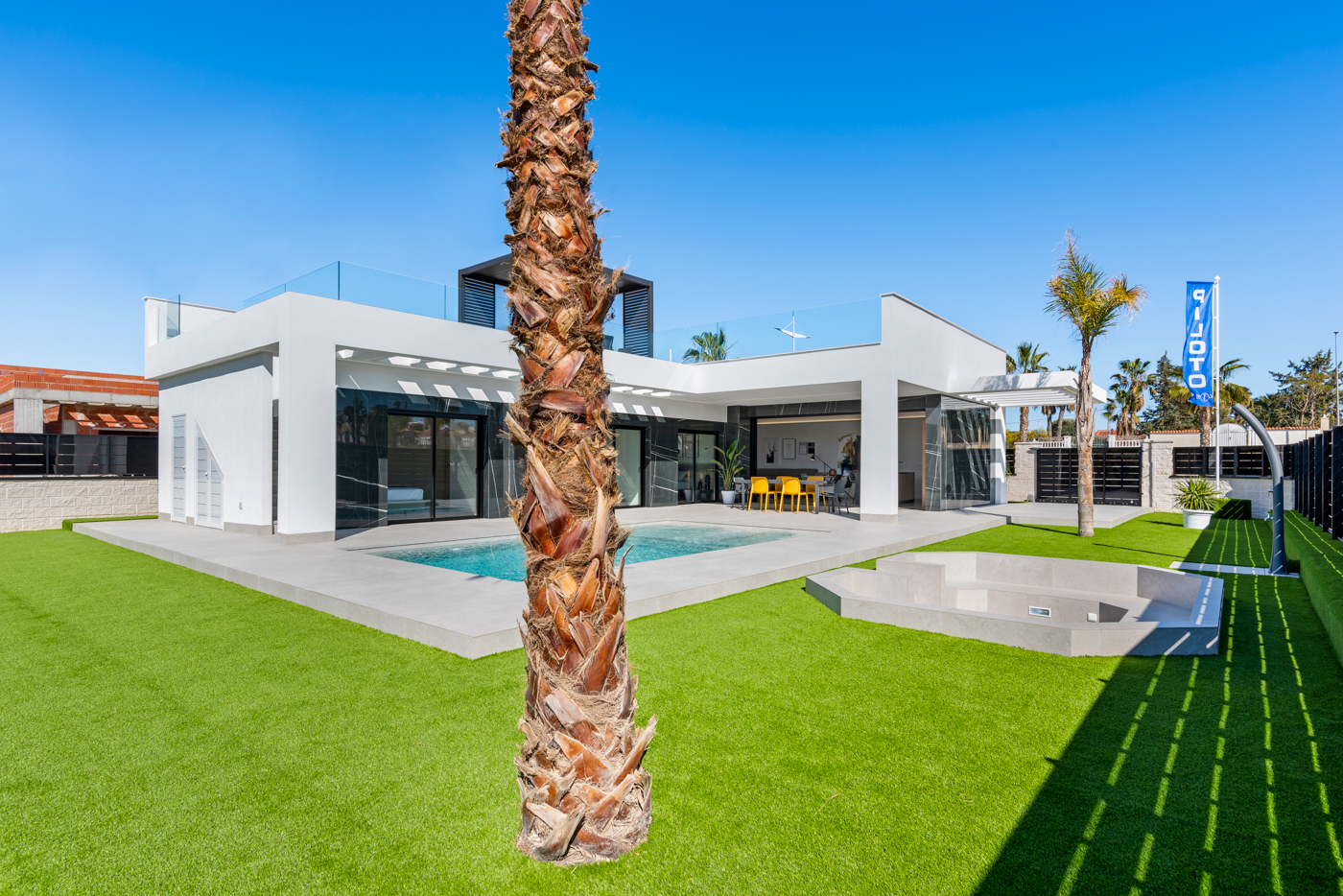 House in Algorfa - view 1