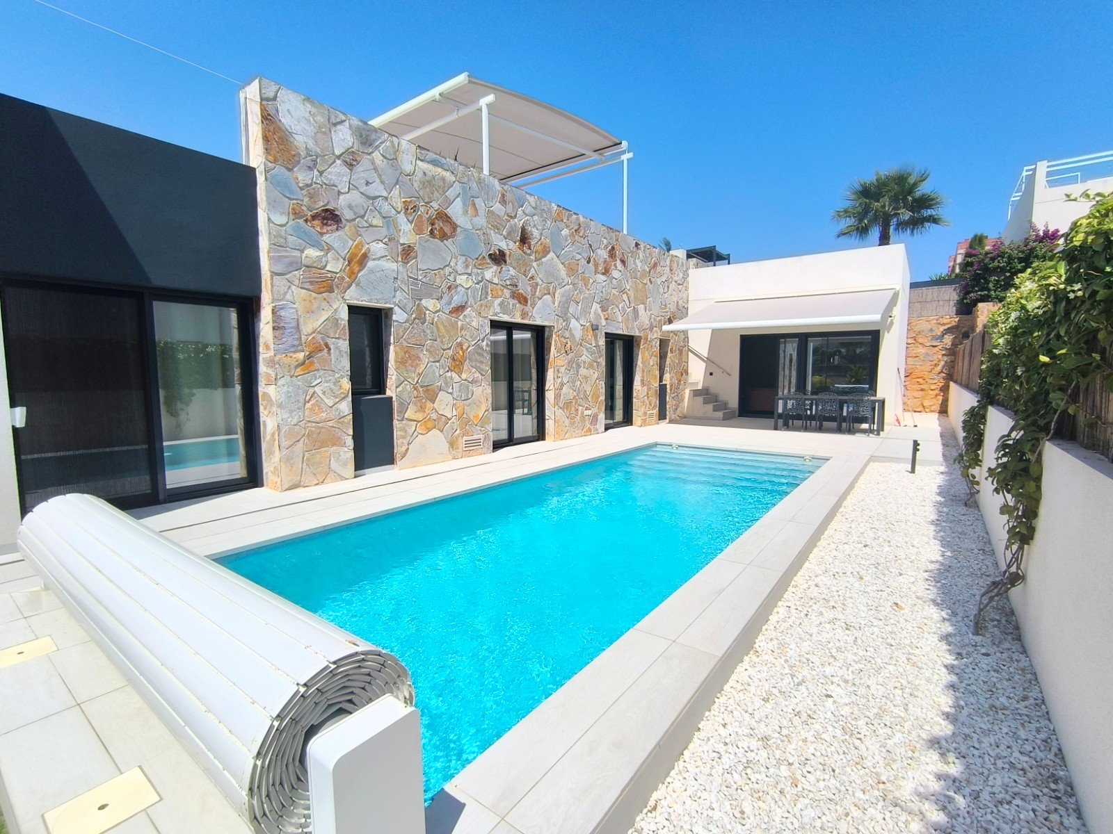 House in Alicante - view 1