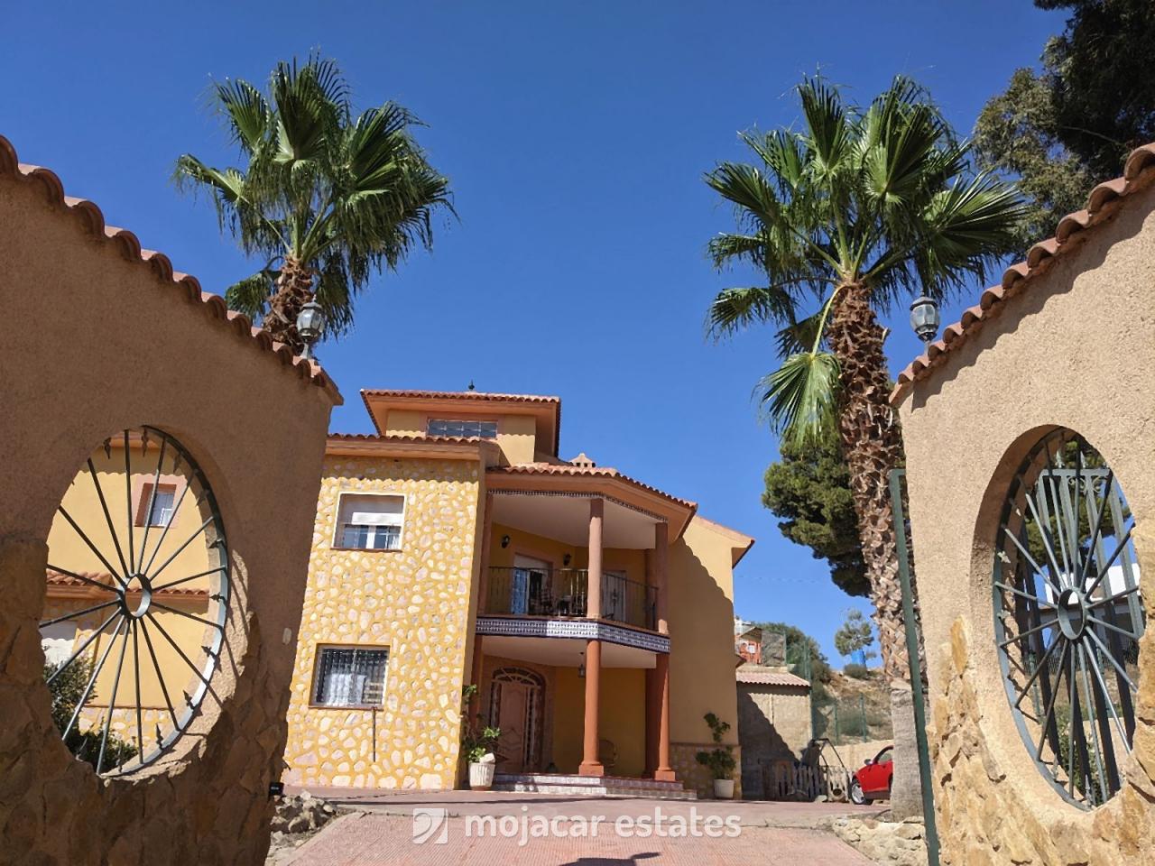 Villa in Cuevas del Almanzora - view 1