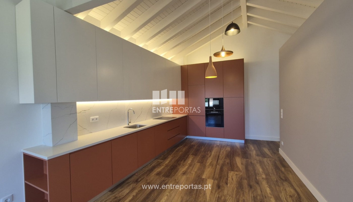 House in Meadela - view 1