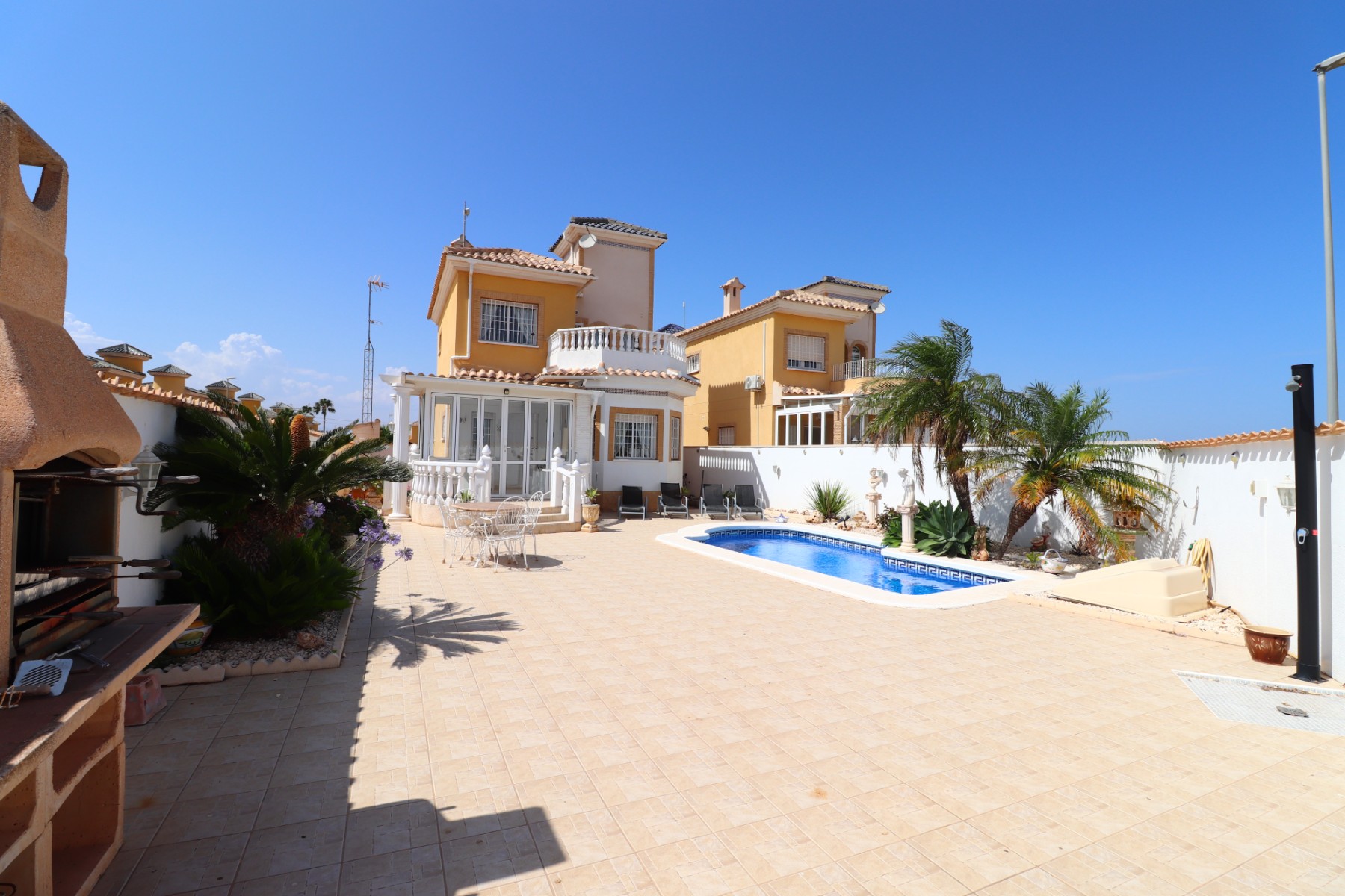 House in Alicante - view 1