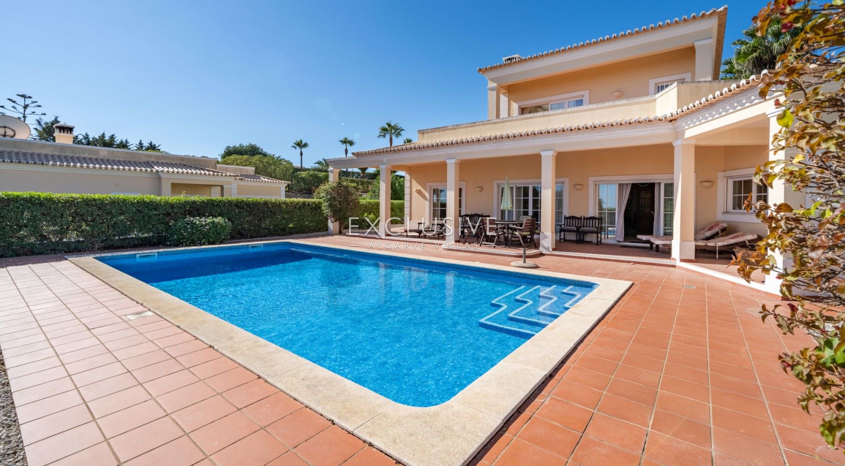 Villa in Carvoeiro - view 1