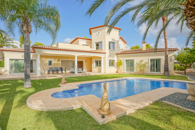 Villa in Alicante - view 1
